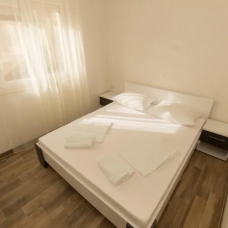 Apartments Matanovi Dvori Makarska Exterior foto
