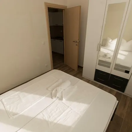 Apartments Matanovi Dvori Makarska Exterior foto