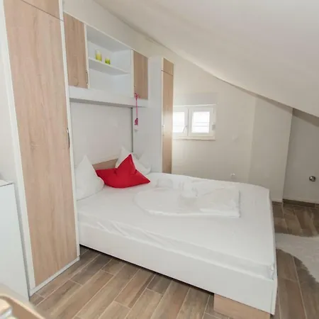 Apartments Matanovi Dvori Makarska Exterior foto