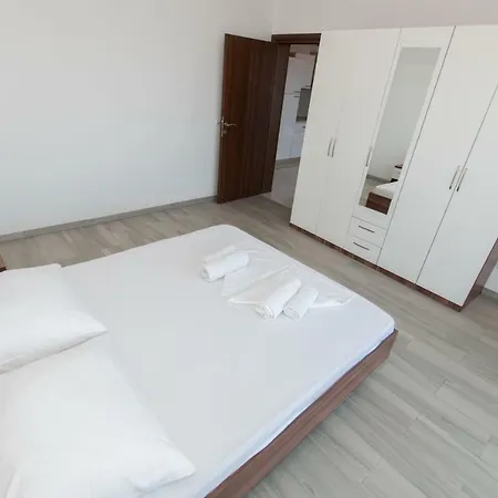 Apartments Matanovi Dvori Makarska Exterior foto