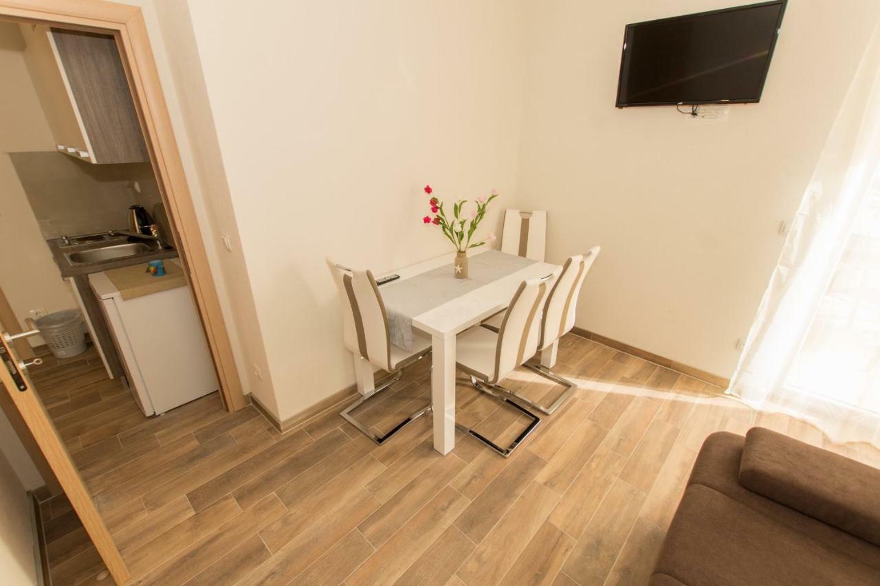 Matanovi Dvori Apartment Makarska
